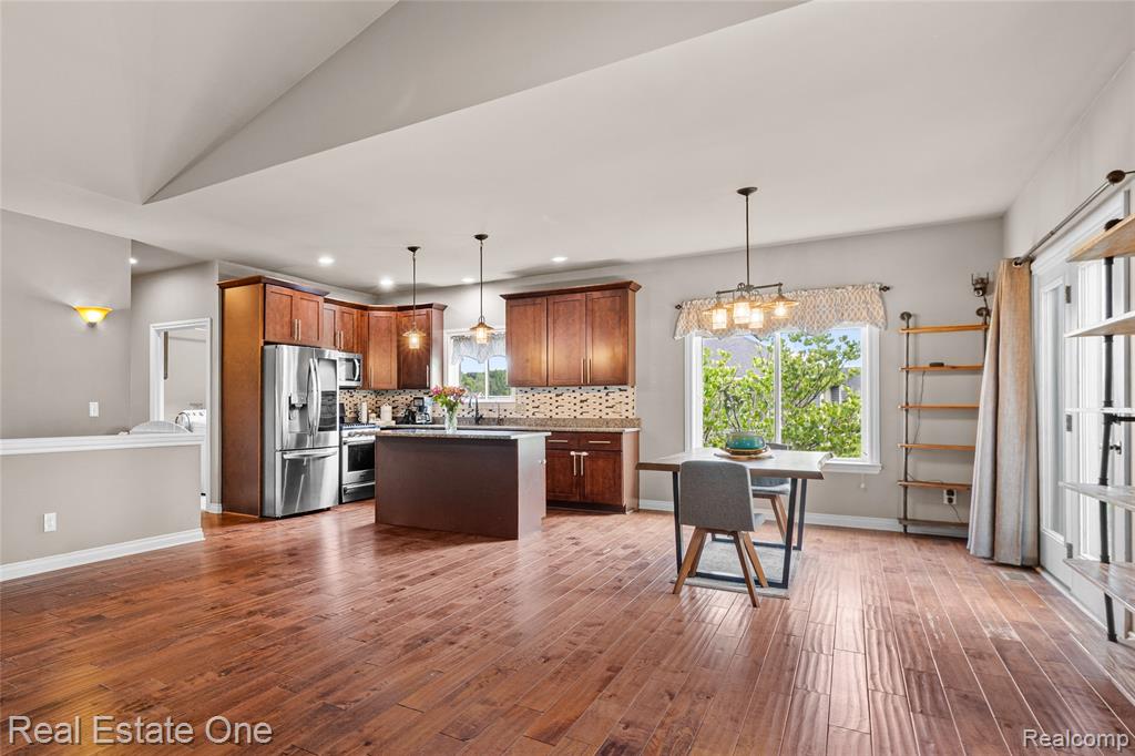 428 Pheasant Ridge Court, Ortonville, MI 48462 — Photo 7