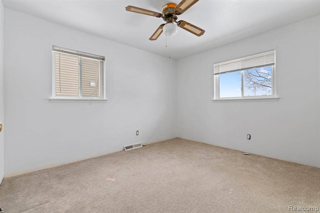 6039 N Silvery Lane, Dearborn Heights, MI 48127 — Photo 14