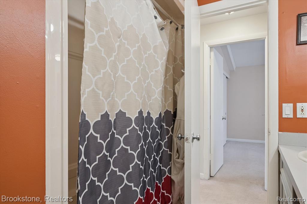 4665 W Maple Road, Bloomfield Hills, MI 48301 — Photo 24