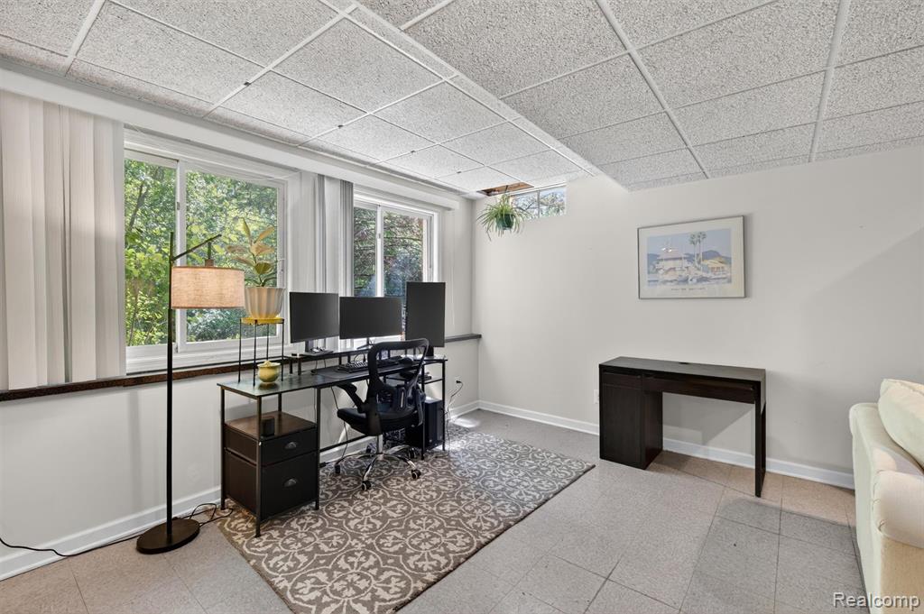 7359 Colchester Lane, West Bloomfield, MI — Photo 38