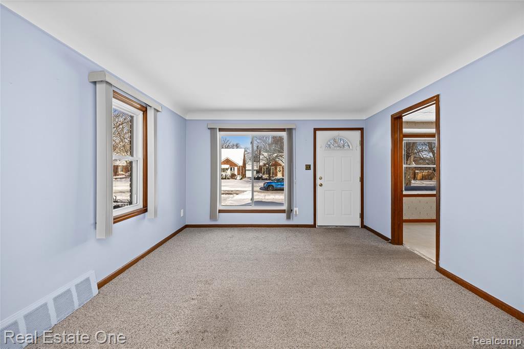 20688 Fleetwood Drive, Harper Woods, MI 48225 — Photo 7