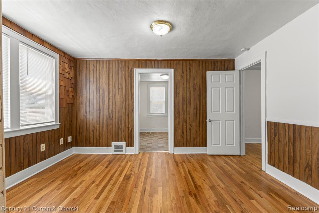 6445 Heyden Street, Dearborn Heights, MI 48127 — Photo 6