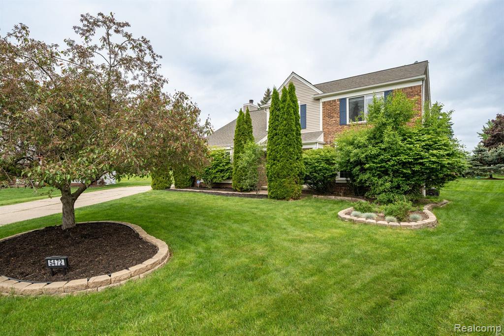 5472 CHARRINGTON, West Bloomfield, MI 48324 — Photo 27