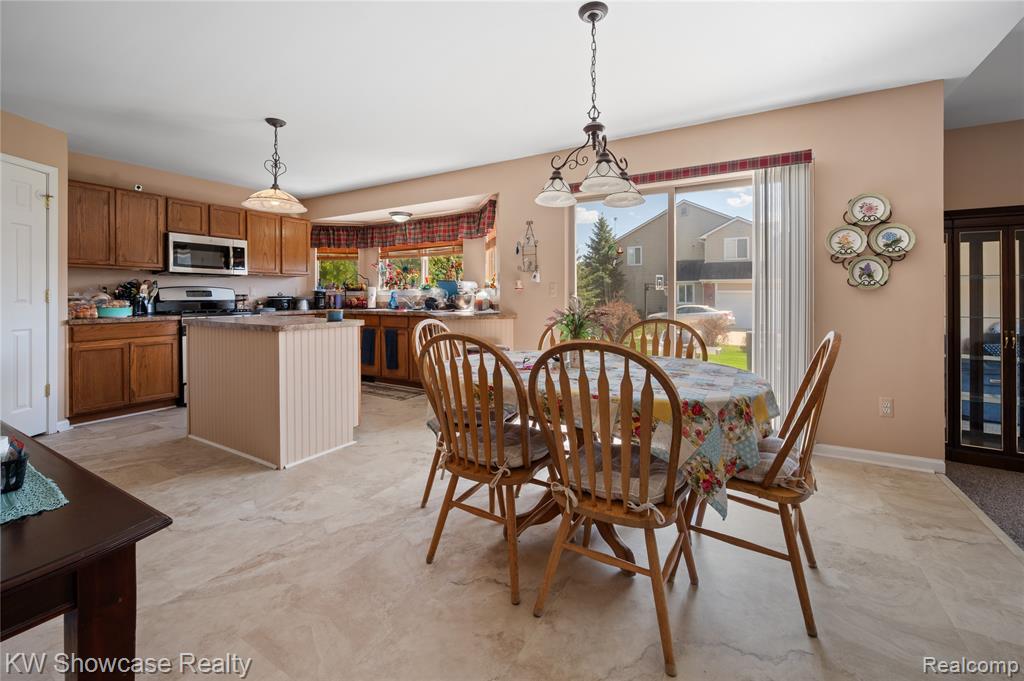58767 Hunters Court, South Lyon, MI 48178 — Photo 9