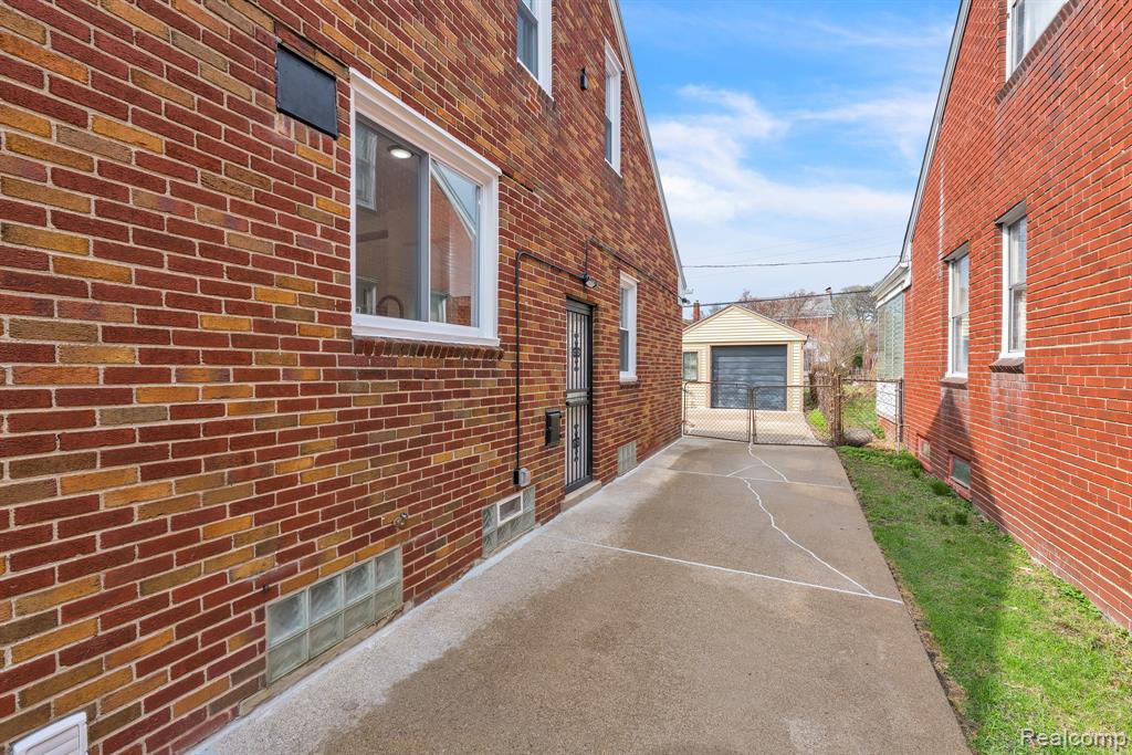 8285 Cheyenne Street, Detroit, MI 48228 — Photo 4