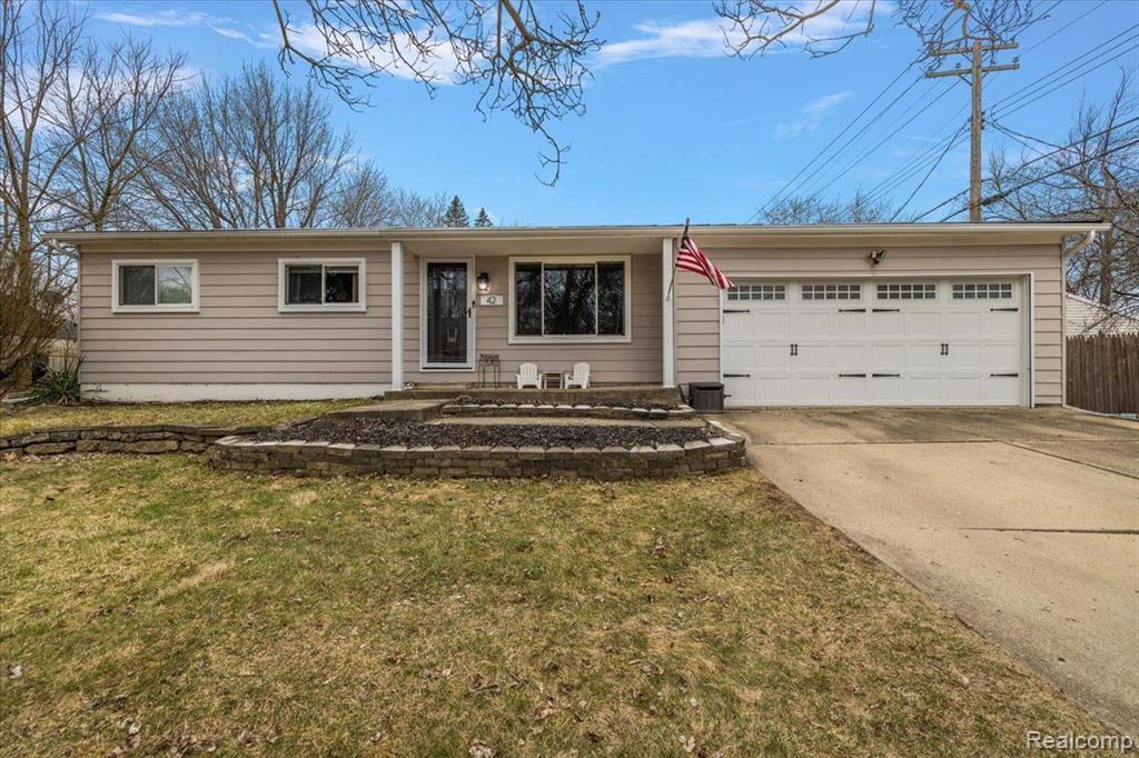 42 S AVERY Road, Waterford, MI 48328 — Photo 2