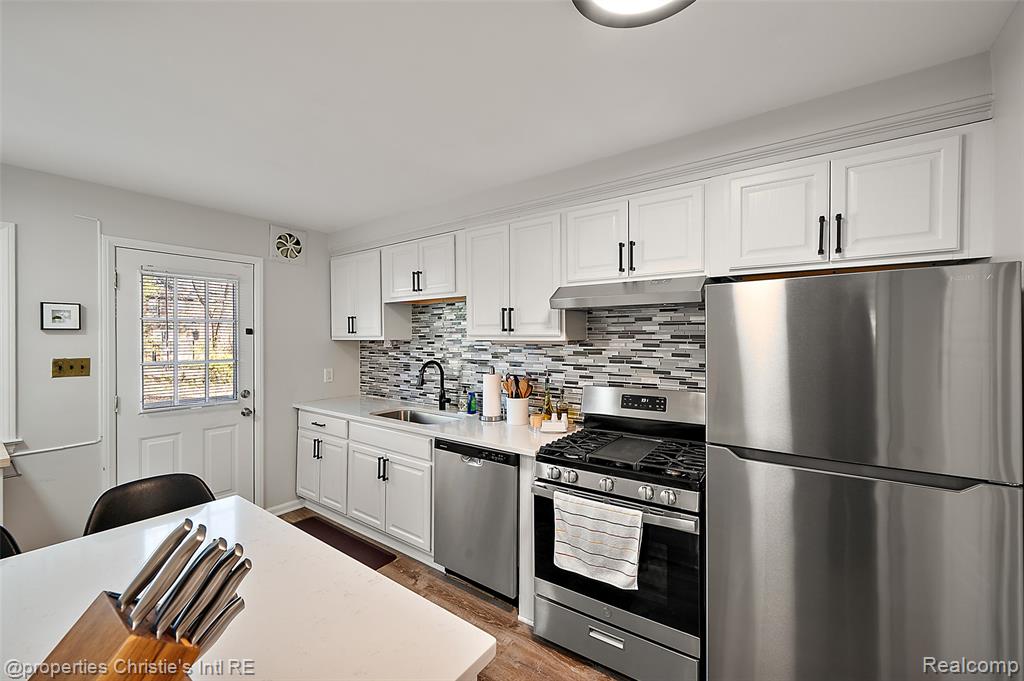 852 Harcourt Road, Grosse Pointe Park, MI 48230 — Photo 19