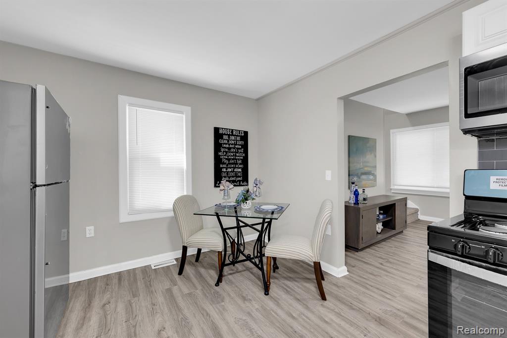 6081 CHEROKEE Street, Taylor, MI 48180 — Photo 6
