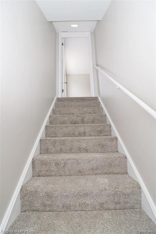 5743 N Highland Street, Dearborn Heights, MI 48127 — Photo 24
