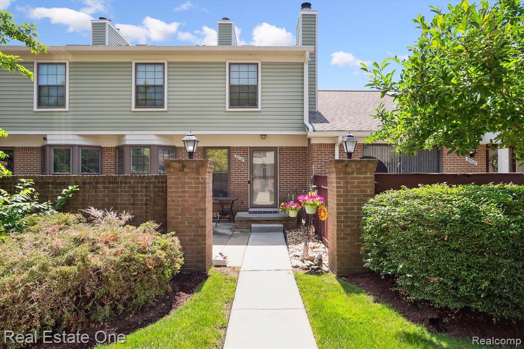38826 Country Circle, Farmington Hills, MI 48331 — Photo 3