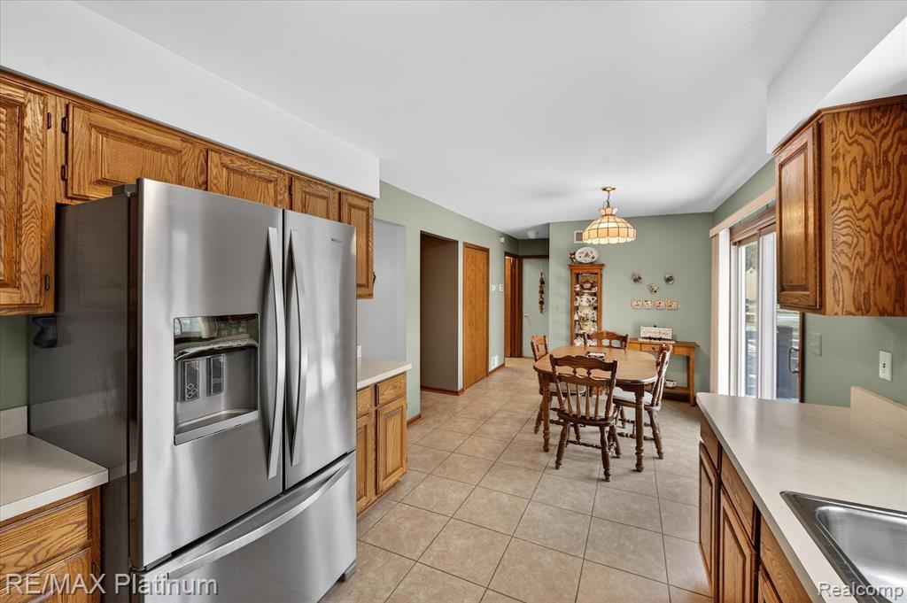 10696 Parker Court, South Lyon, MI 48178 — Photo 9