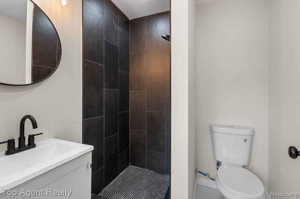 8672 HUDSON Avenue, Warren, MI 48089 — Photo 21