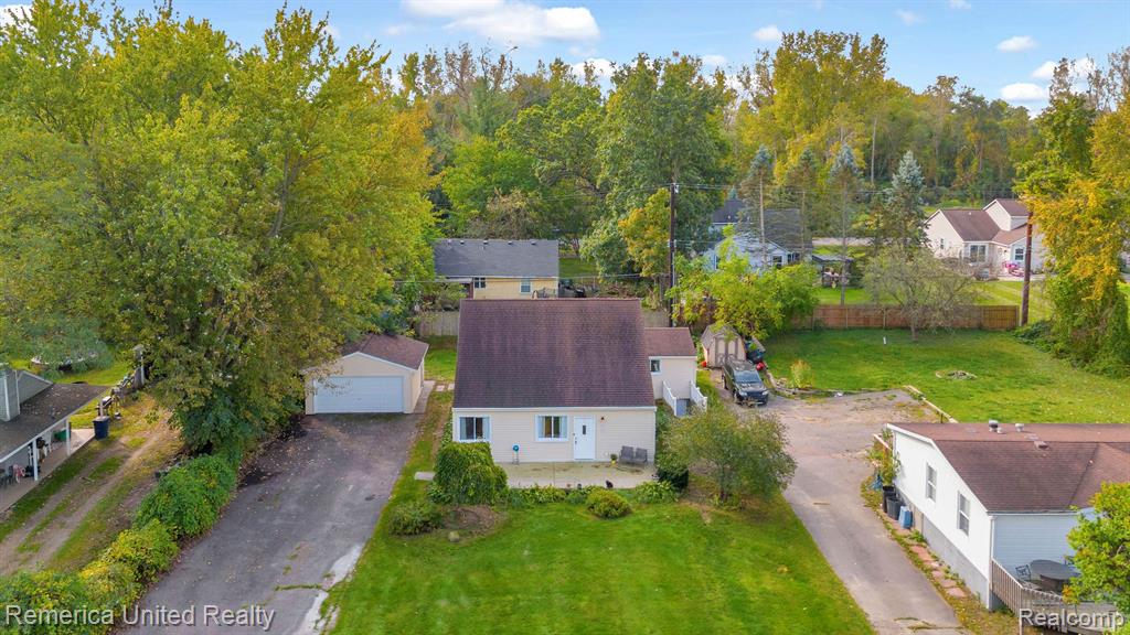 915 BRUSHWOOD Drive, Wolverine Lake, MI 48390 — Photo 30