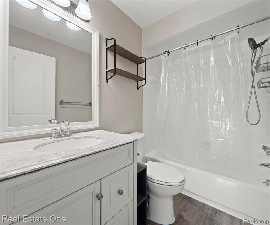 41573 BEDFORD Drive, Canton, MI 48187 — Photo 11
