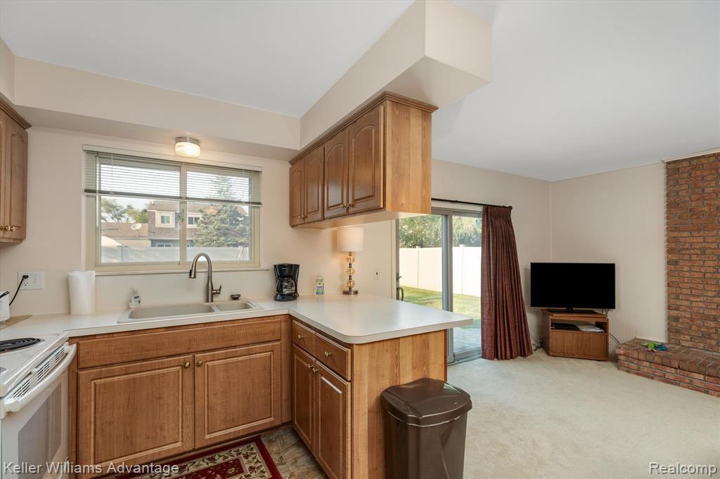 44284 SUFFOLK, Canton, MI 48187 — Photo 12