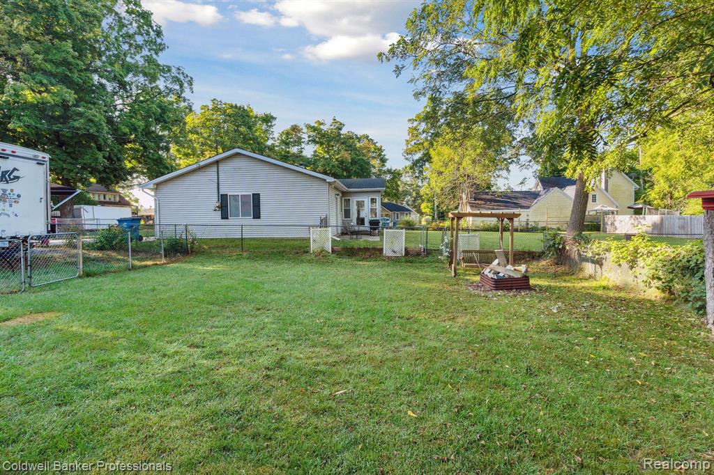 206 E SHERMAN Street, Holly, MI 48442 — Photo 26