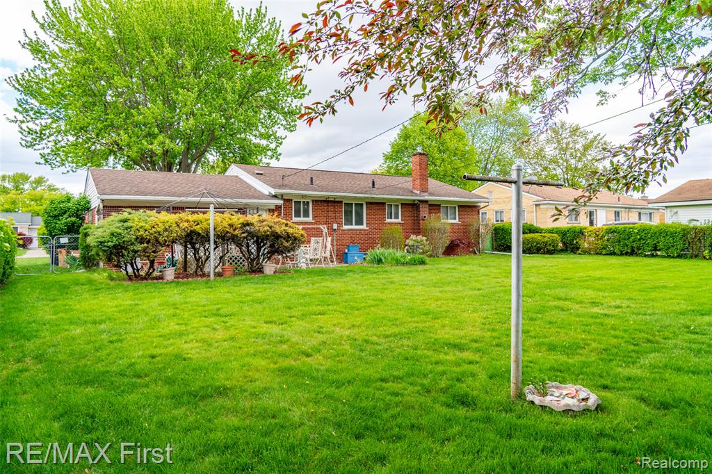 8860 Kidley Drive, Sterling Heights, MI 48314 — Photo 10