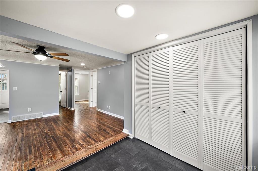 7243 Garvin, Waterford, MI 48329 — Photo 12