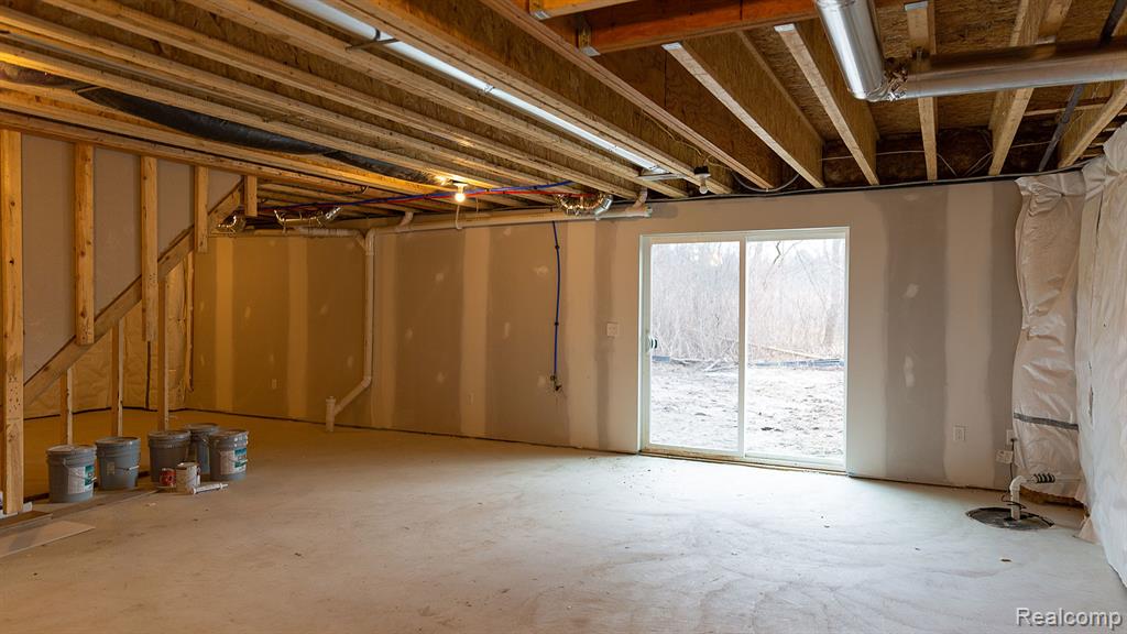 74 GUANONOCQUE Street, Auburn Hills, MI 48326 — Photo 14