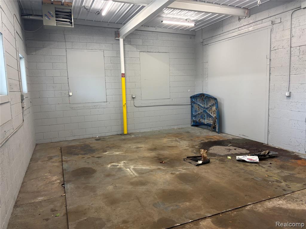 5454 Dixie Hwy, Waterford, MI