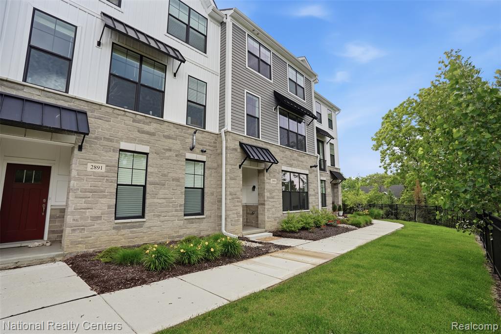 2893 Rayfield Avenue - Photo 3