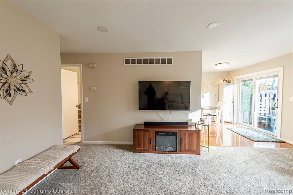 1745 WICKHAM Street, Royal Oak, MI 48073 — Photo 8