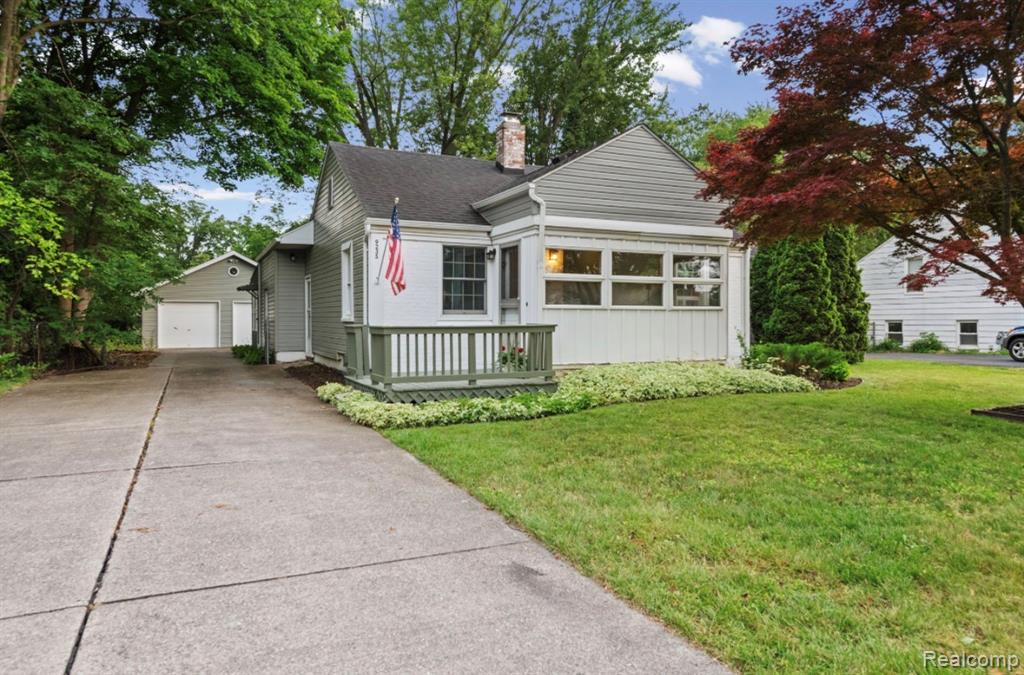 9235 Whitall Lane, Grosse Ile, MI 48138 — Photo 2