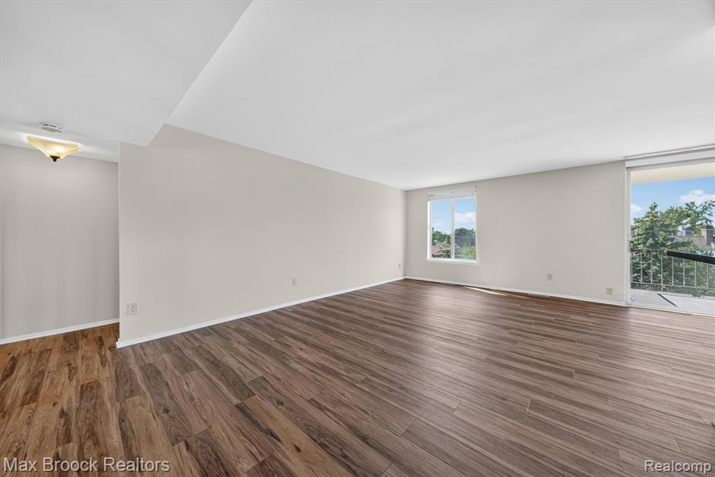 600 W BROWN Street, Birmingham, MI 48009 — Photo 8