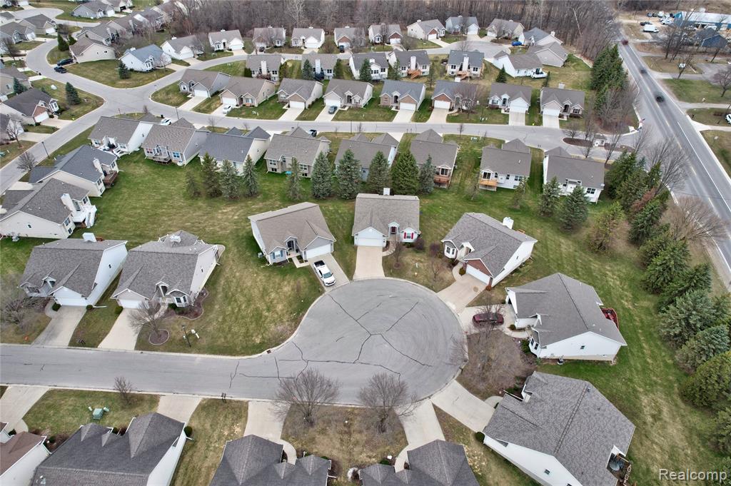1130 Creekside Court, Burton, MI 48509 — Photo 30