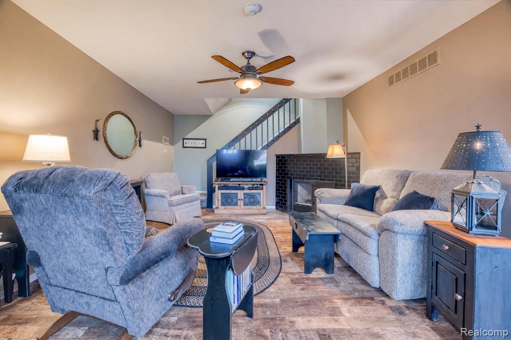 2131 Vine Way Drive, 96, Canton, MI 48188 — Photo 9
