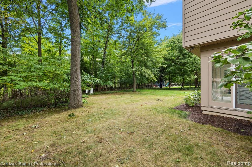 31307 Sleepy Hollow Lane, Franklin, MI 48025 — Photo 11