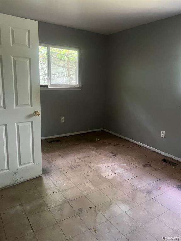 6911 Evergreen Avenue, Detroit, MI 48228 — Photo 6