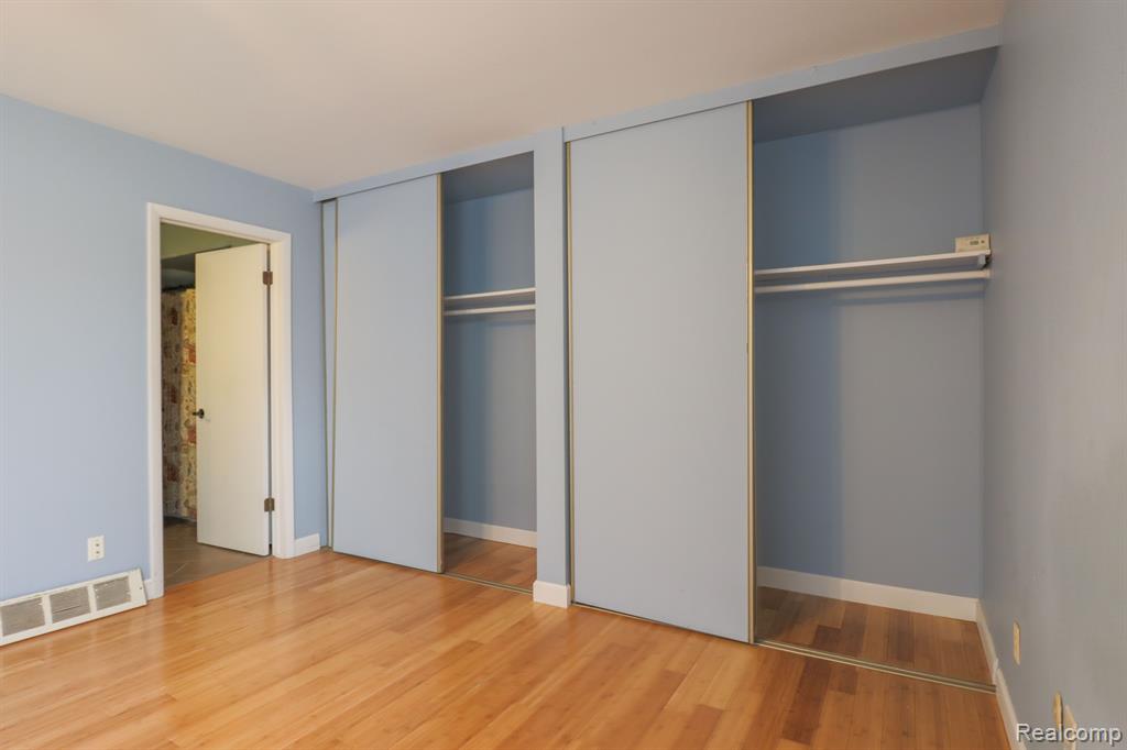 1816 SHIRE, Royal Oak, MI 48073 — Photo 16