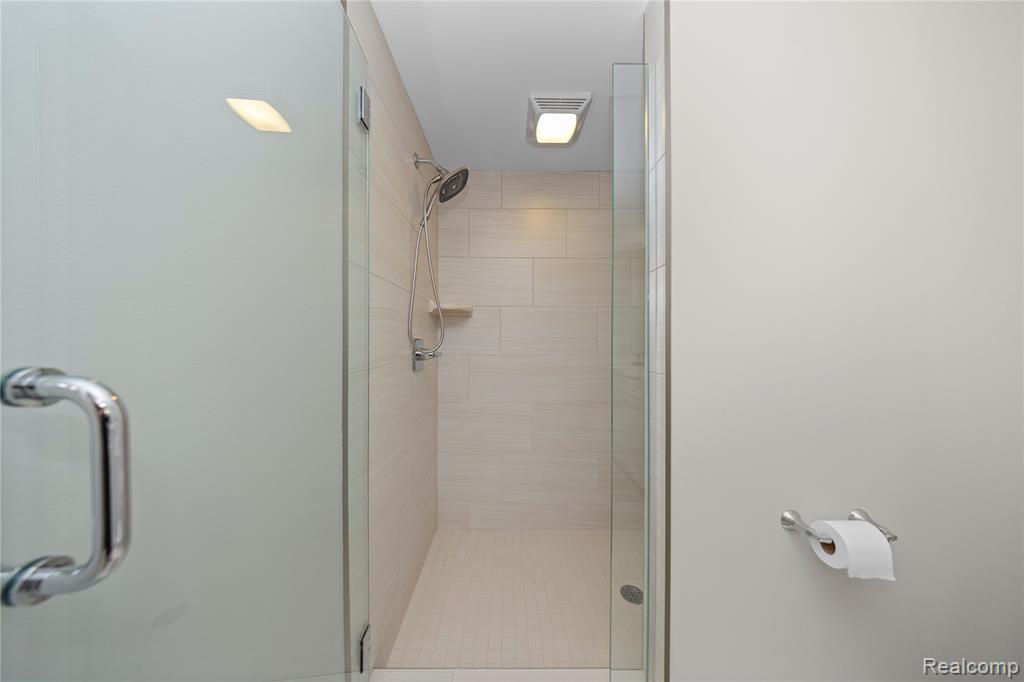 6511 Legacy Woods Trail, West Bloomfield, MI — Photo 34
