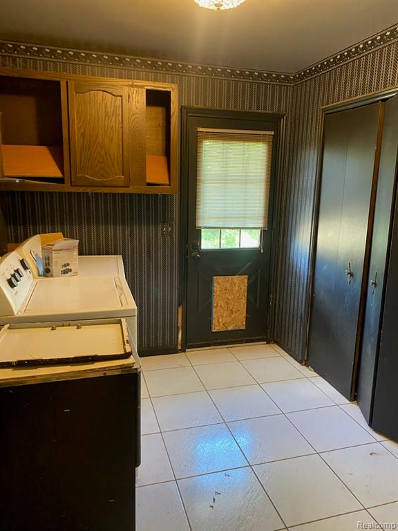 39910 Donahue Drive, Clinton Twp, MI 48038 — Photo 19