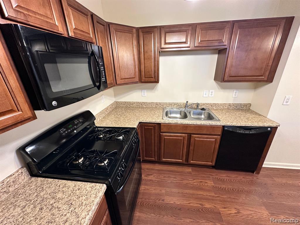 42660 Samantha Avenue, Belleville, MI 48111 — Photo 10