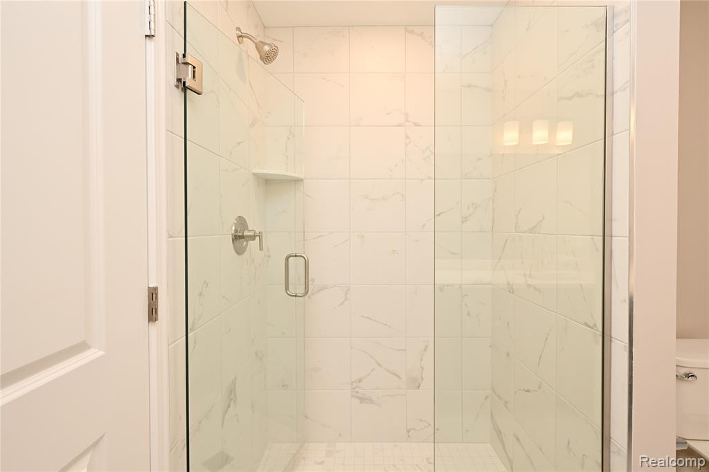 4861 Parkside Lane, Troy, MI 48085 — Photo 23