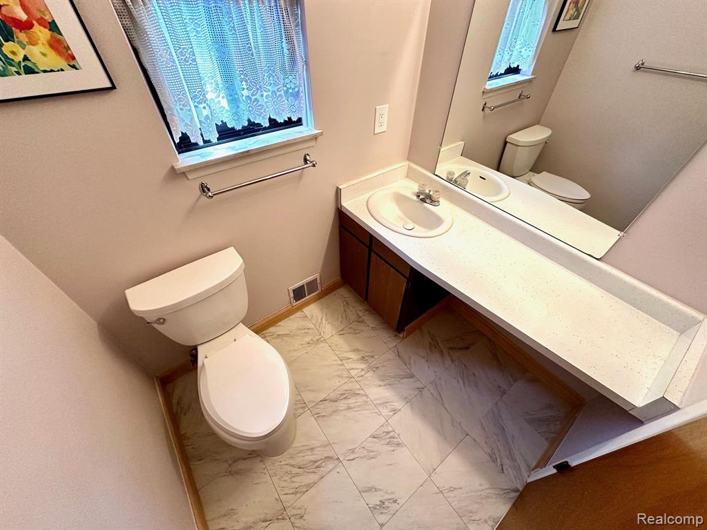 514 VICTORIA Square, Brighton, MI 48116 — Photo 16