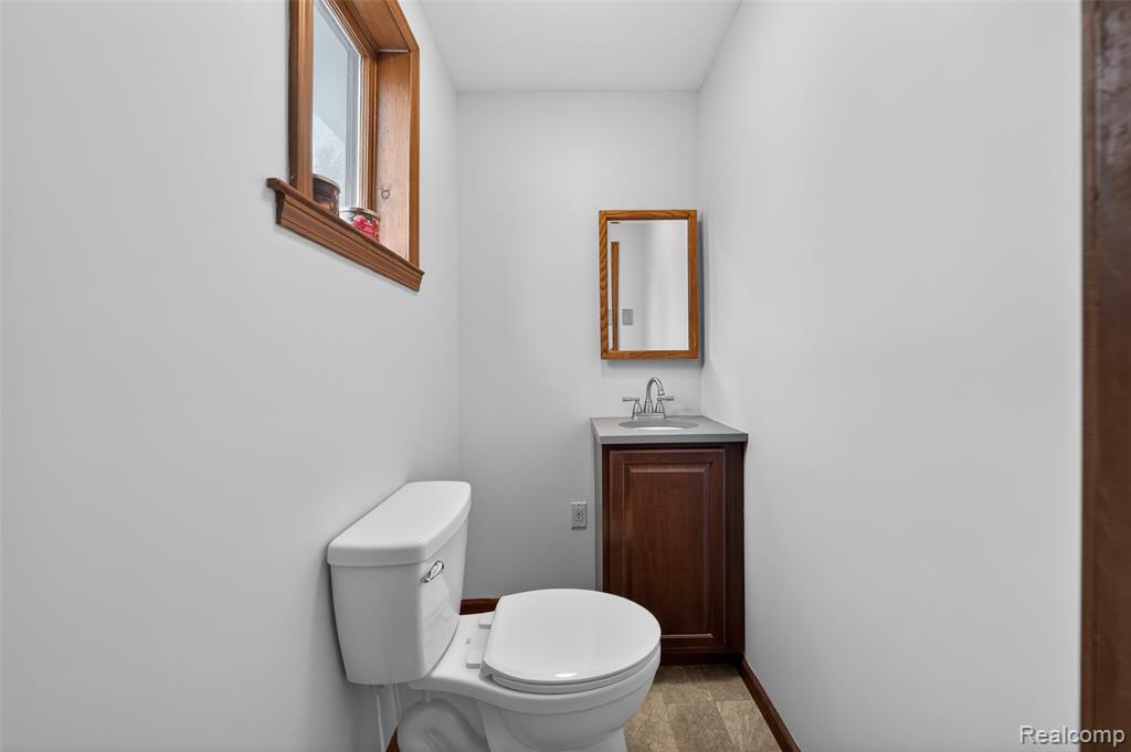 529 E Lincoln Avenue, Royal Oak, MI 48067 — Photo 11
