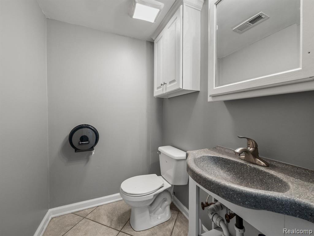 417 E 8 Mile Road, Hazel Park, MI 48030 — Photo 19