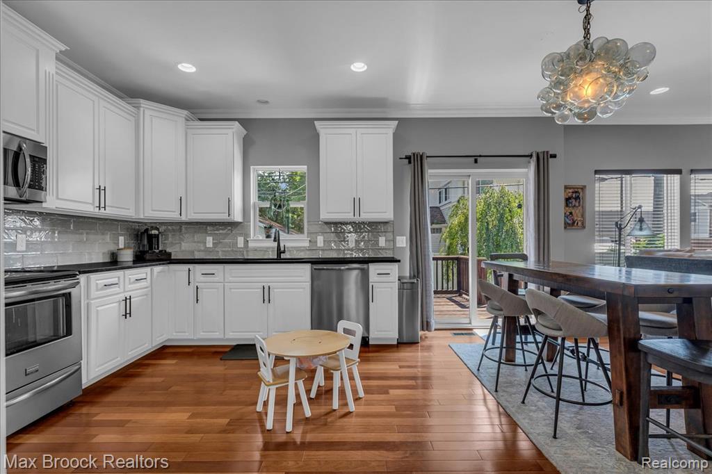 706 Chambers Street, Royal Oak, MI 48067 — Photo 11
