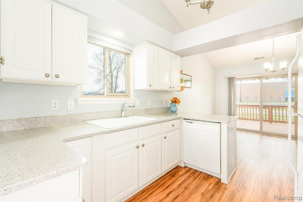 9556 WHEATGRASS Lane, Belleville, MI 48111 — Photo 24