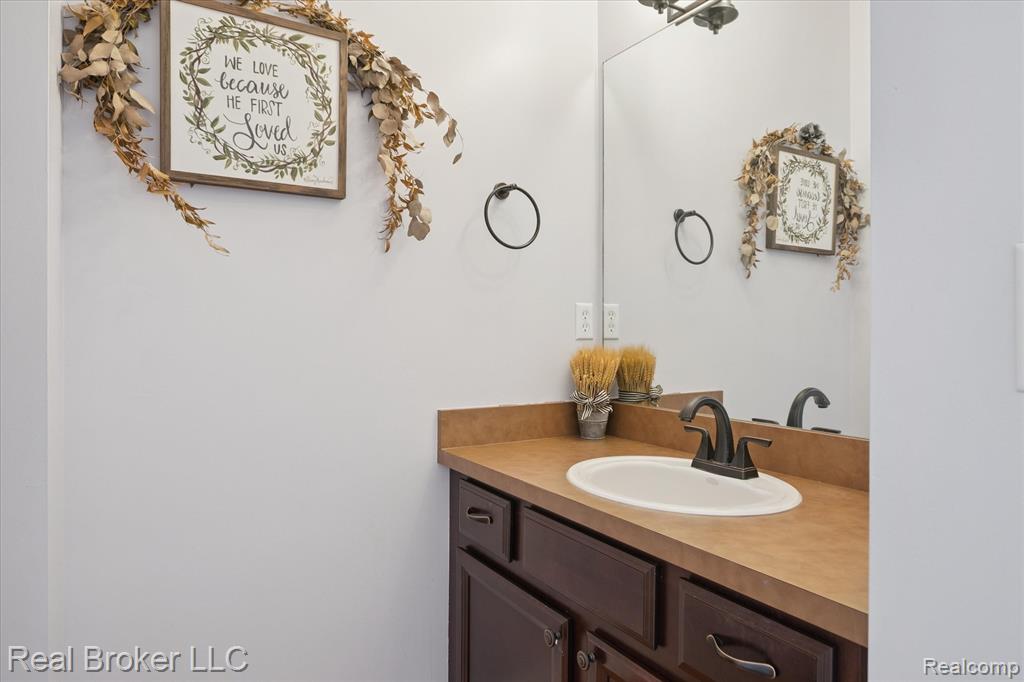 8567 Hummingbird, Commerce Twp, MI 48382 — Photo 20