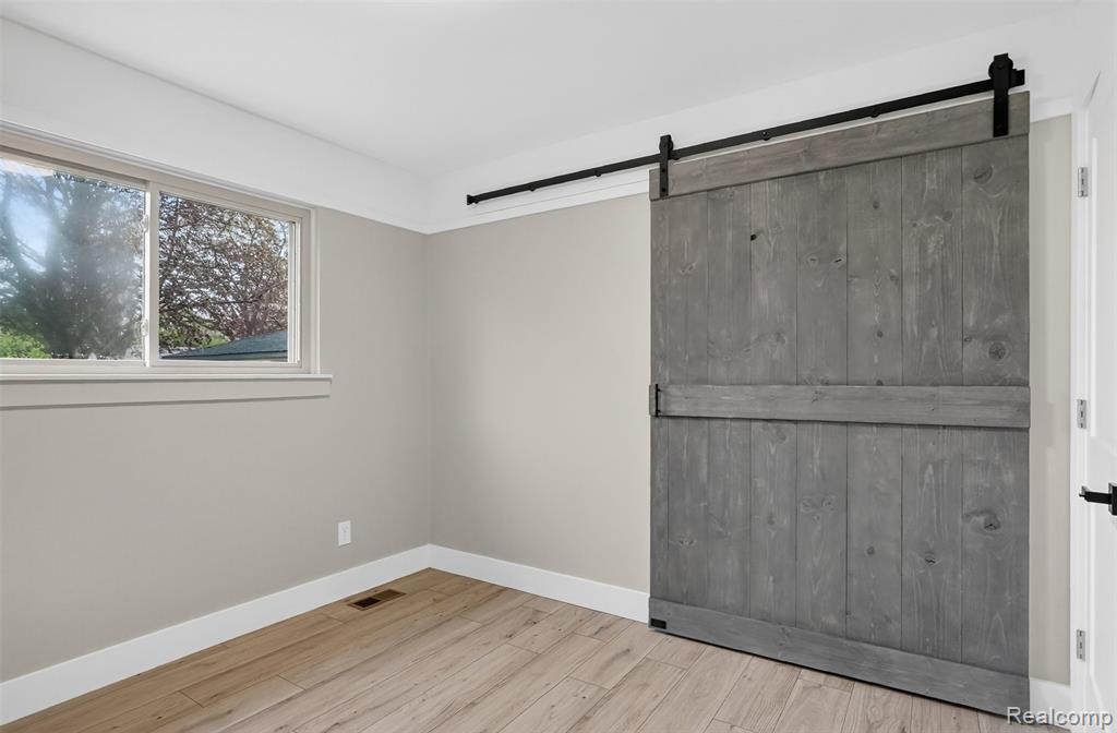 41851 Vanderbilt Drive, Sterling Heights, MI 48313 — Photo 17
