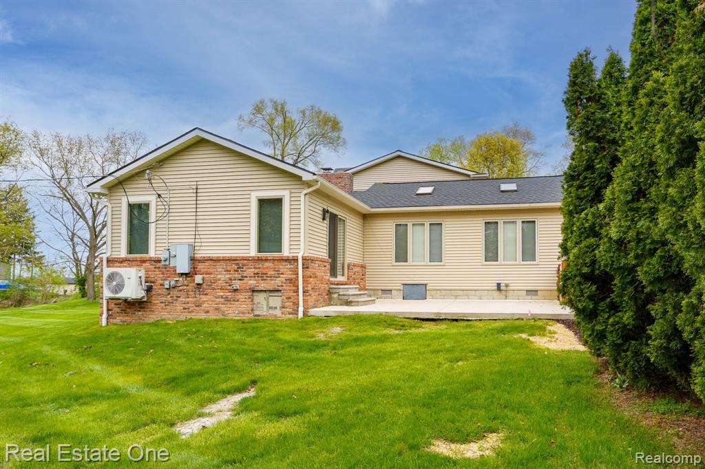 9243 Sherwood Drive, Davisburg, MI 48350 — Photo 40