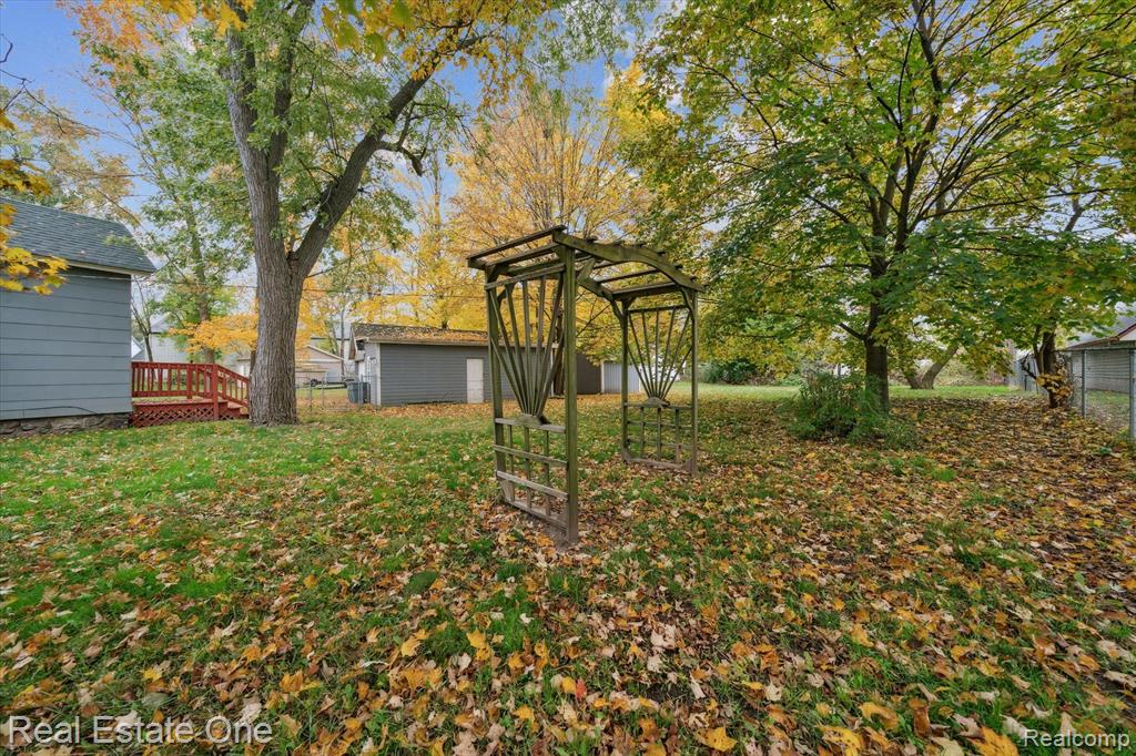 95 N WASHINGTON Street, Oxford, MI 48371 — Photo 40