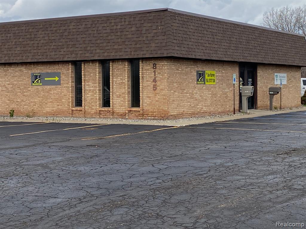 8145 S SAGINAW Street, Grand Blanc, MI 48439 — Photo 5