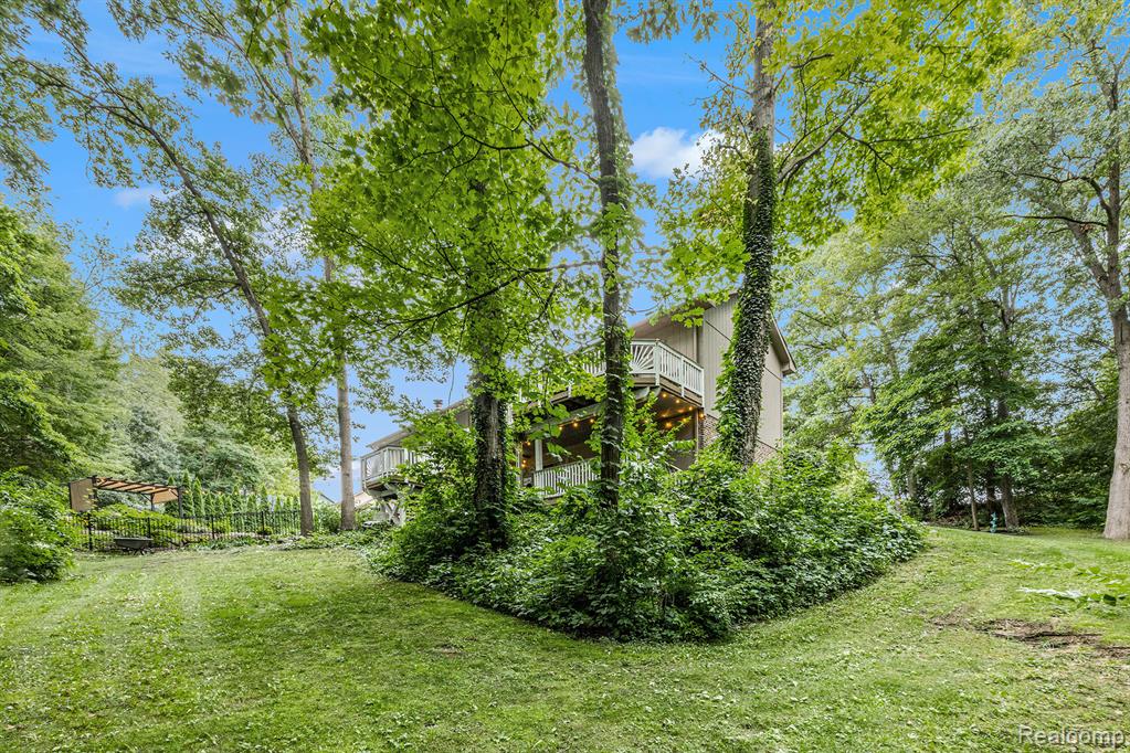 9780 Oak Valley Drive, Clarkston, MI 48348 — Photo 29