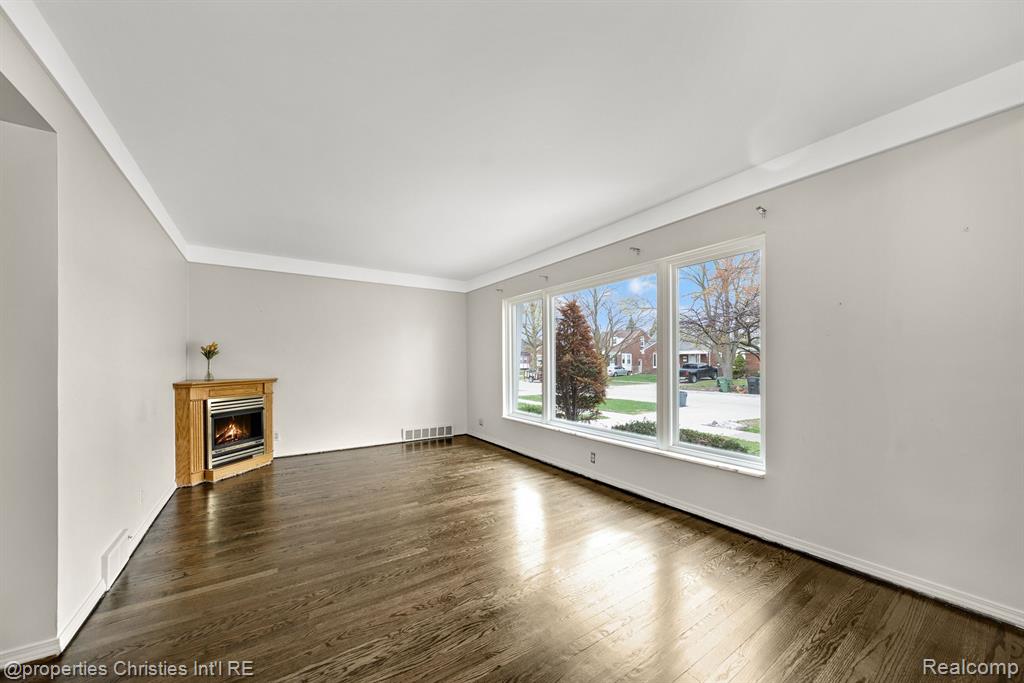 7631 ROBINSON Avenue, Allen Park, MI 48101 — Photo 20
