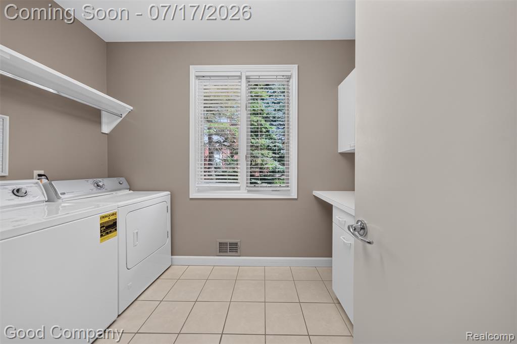 6698 Carlyle Court, West Bloomfield, MI — Photo 27